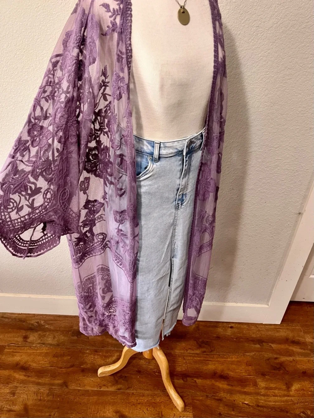 She + Sky Mauve Lace Embroidered Kimono - Picture 5 of 8